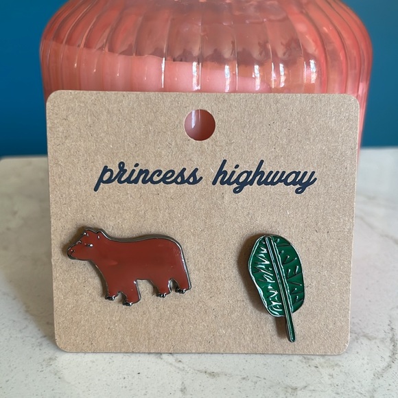 NWT Princess Highway Bear We Go Brooch Set - Picture 3 of 8